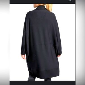 NWT Athleta ethereal cocoon wrap
